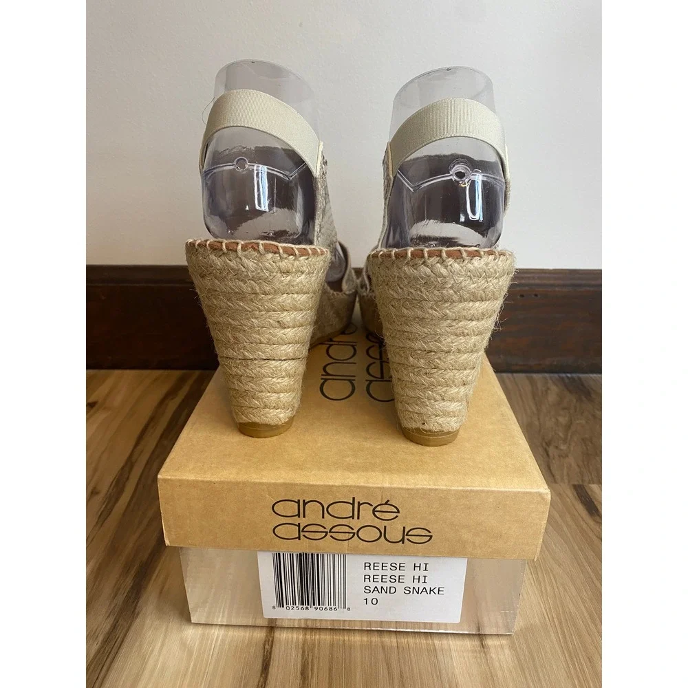 New in Box! Andre Assous Reese Hi Sand Snake Espadrille Wedge Sandals Size 10